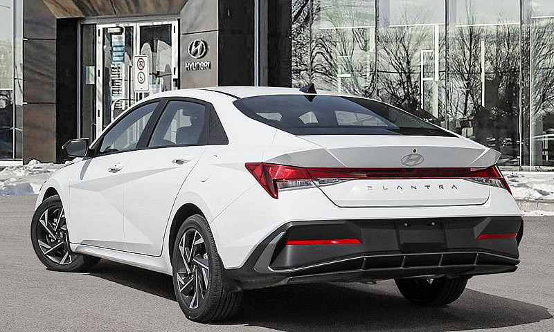 2025 Hyundai Elantra...