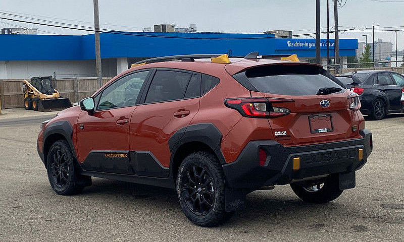 2025 Subaru Crosstre...