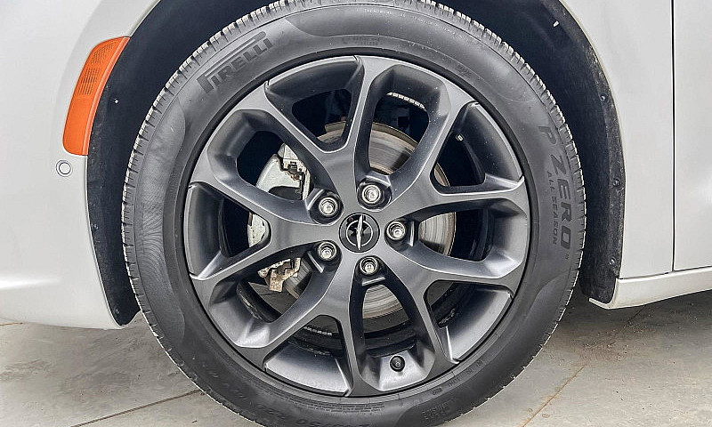 2022 Chrysler Pacifi...