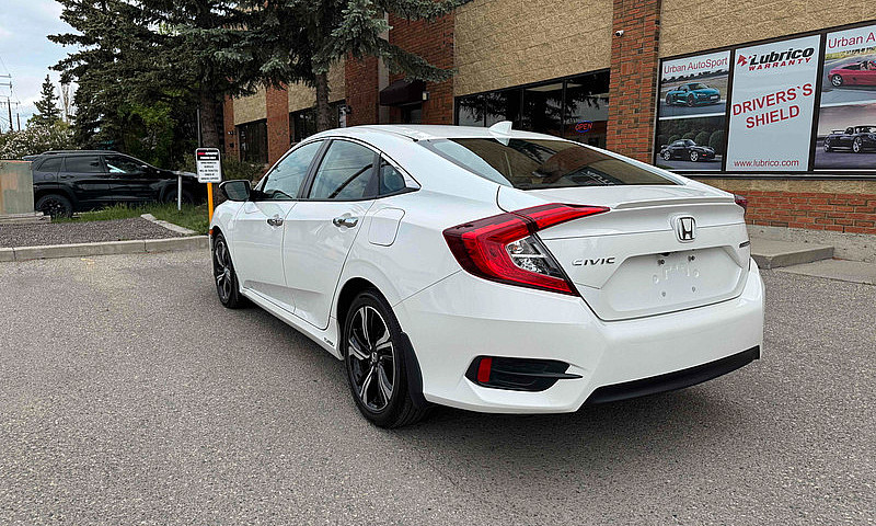 2018 Honda Civic Tou...