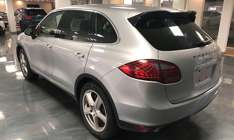 2011 Porsche Cayenne...