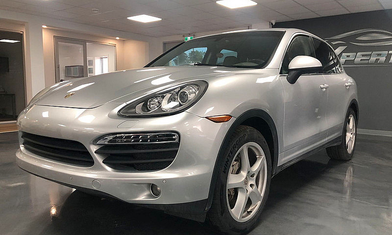 2011 Porsche Cayenne...