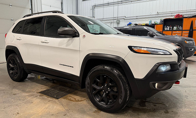 2018 Jeep Cherokee T...