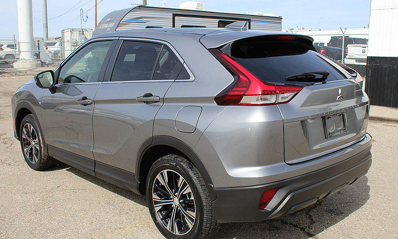2022 Mitsubishi Ecli...