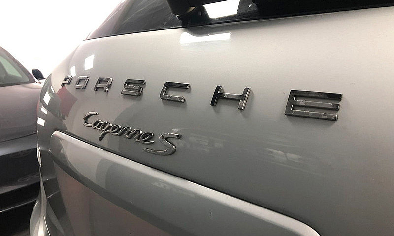 2011 Porsche Cayenne...