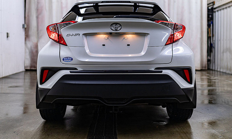 2021 Toyota C-Hr Xle...