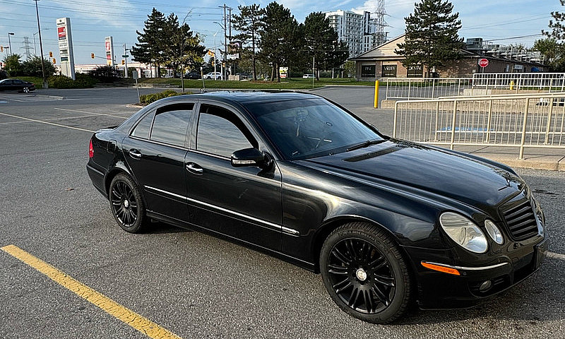 2009 Mercedes-Benz E...