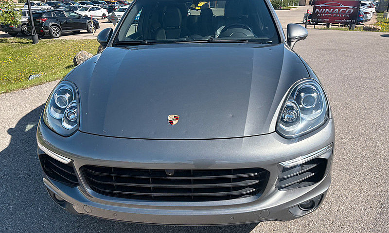 2018 Porsche Cayenne...