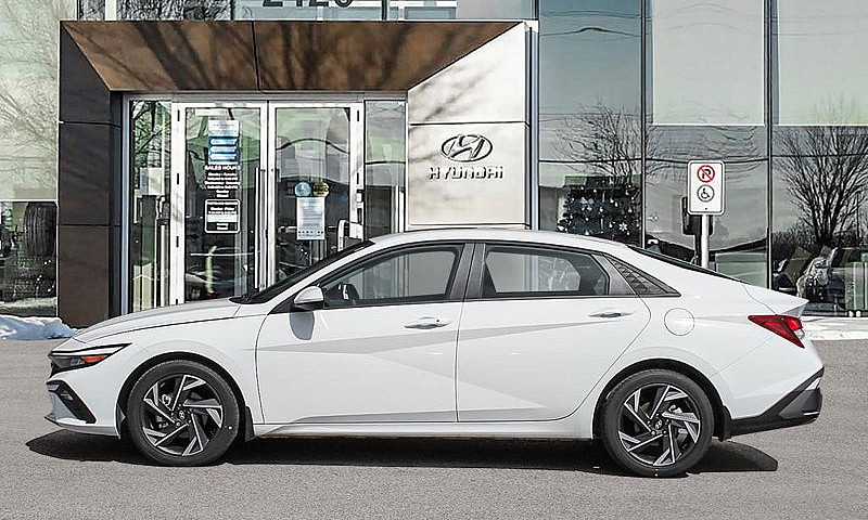 2025 Hyundai Elantra...