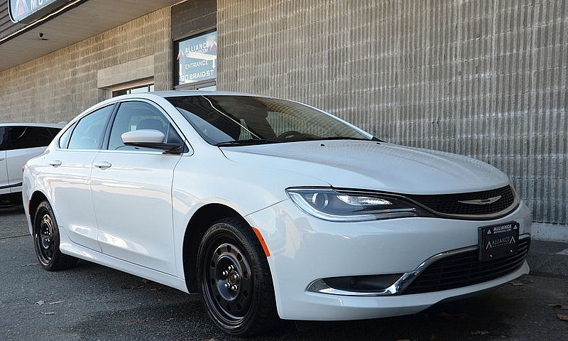 2015 Chrysler 200 Li...