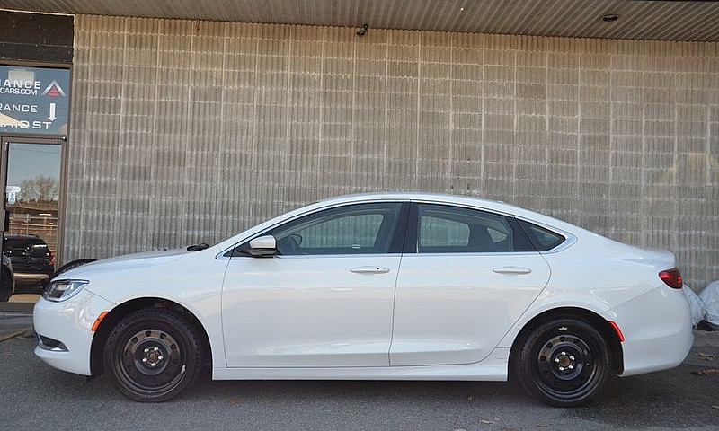 2015 Chrysler 200 Li...