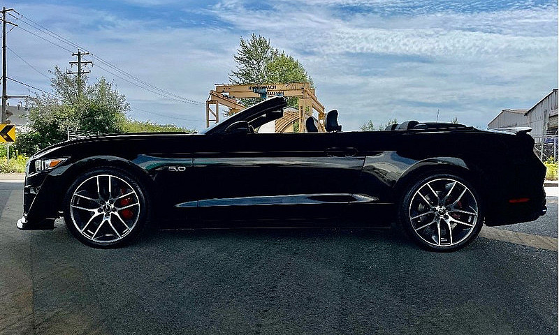 2016 Ford Mustang 5....