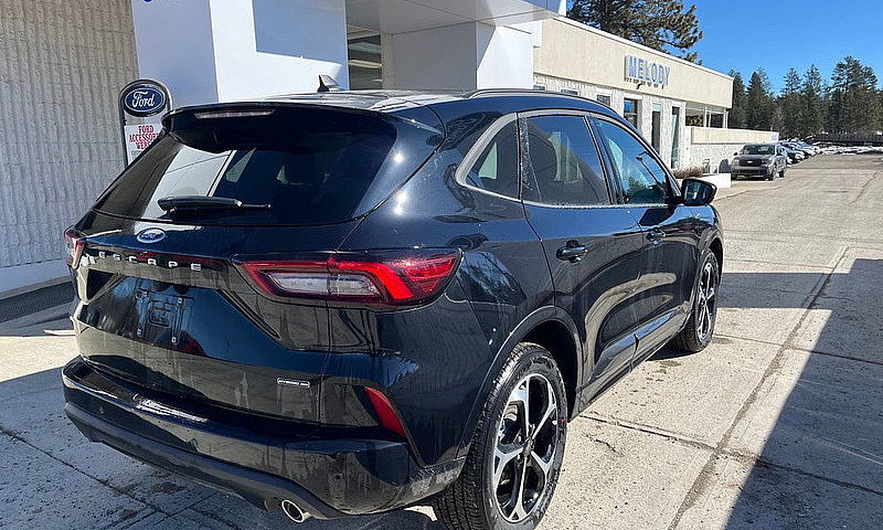 2023 Ford Escape St-...