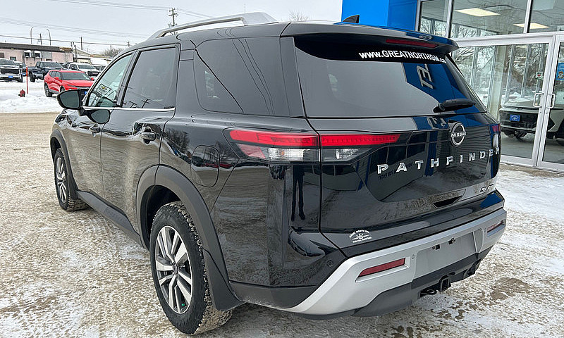 2023 Nissan Pathfind...