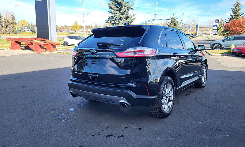 2023 Ford Edge Titan...