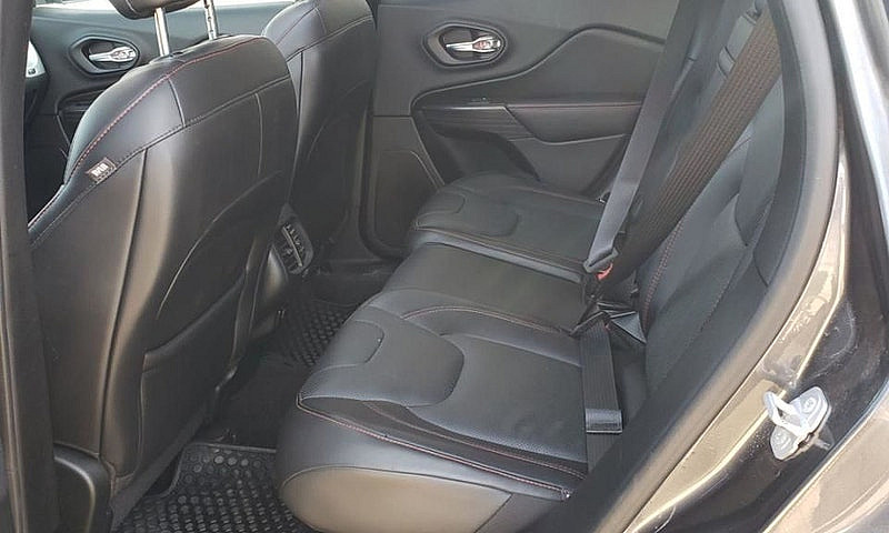 2015 Jeep Cherokee T...