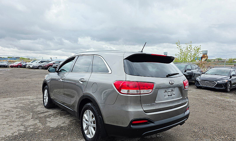 2017 Kia Sorento...