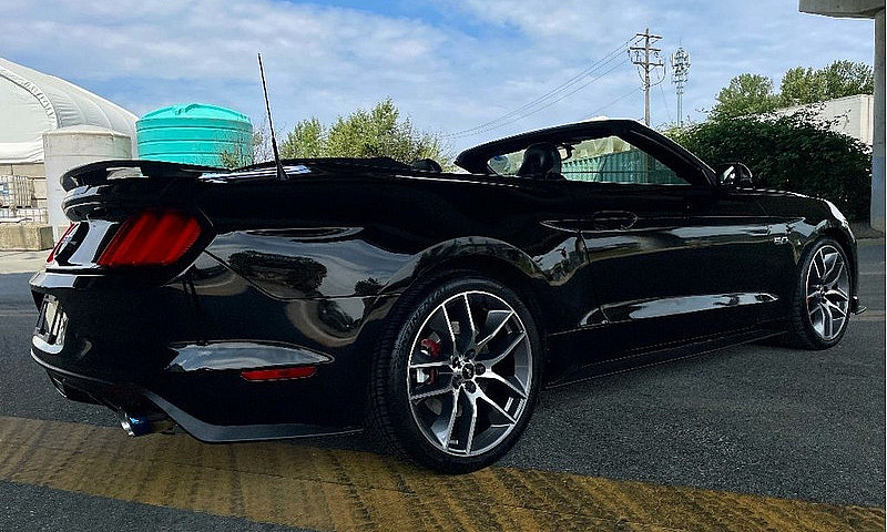 2016 Ford Mustang 5....