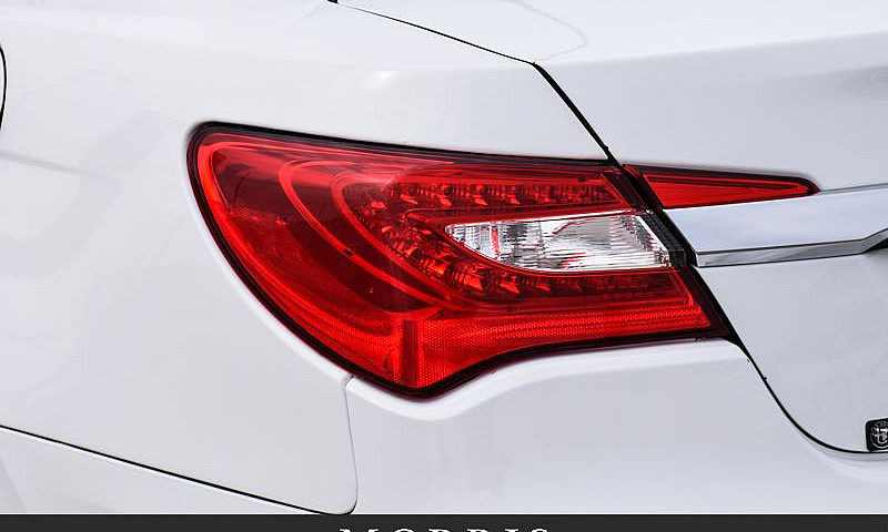 2014 Chrysler 200 To...