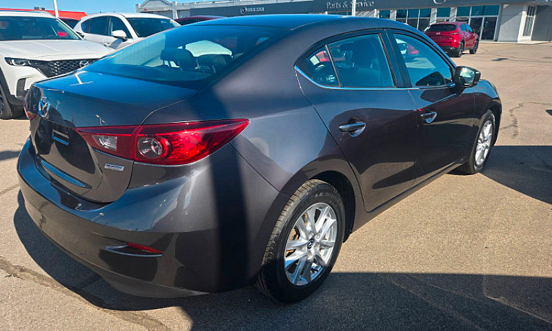 2018 Mazda Mazda3...