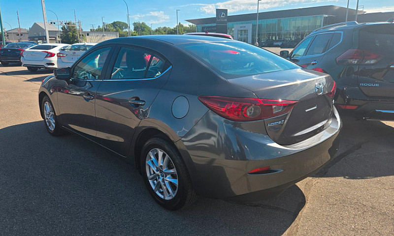 2018 Mazda Mazda3...