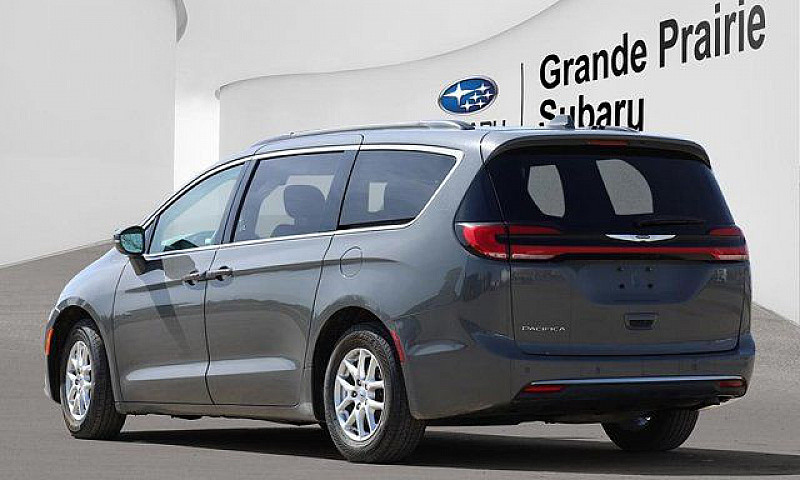 2022 Chrysler Pacifi...