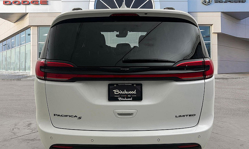2022 Chrysler Pacifi...
