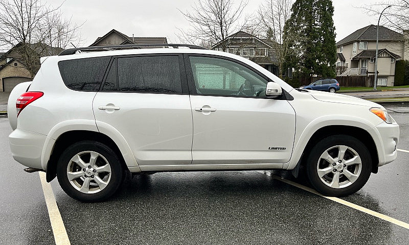 2011 Rav4 Limited V6...