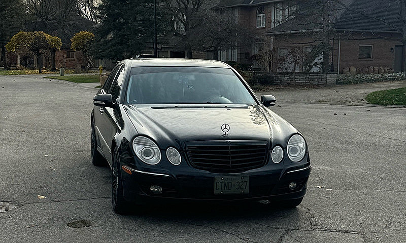 2009 Mercedes-Benz E...