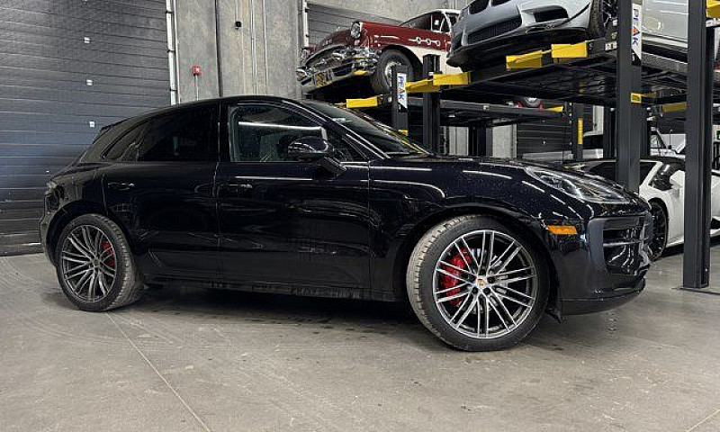 2021 Porsche Macan G...