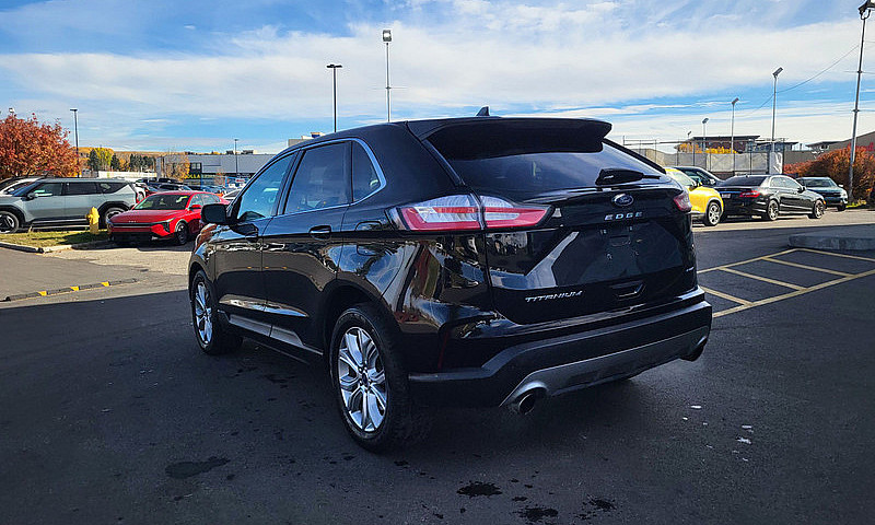2023 Ford Edge Titan...