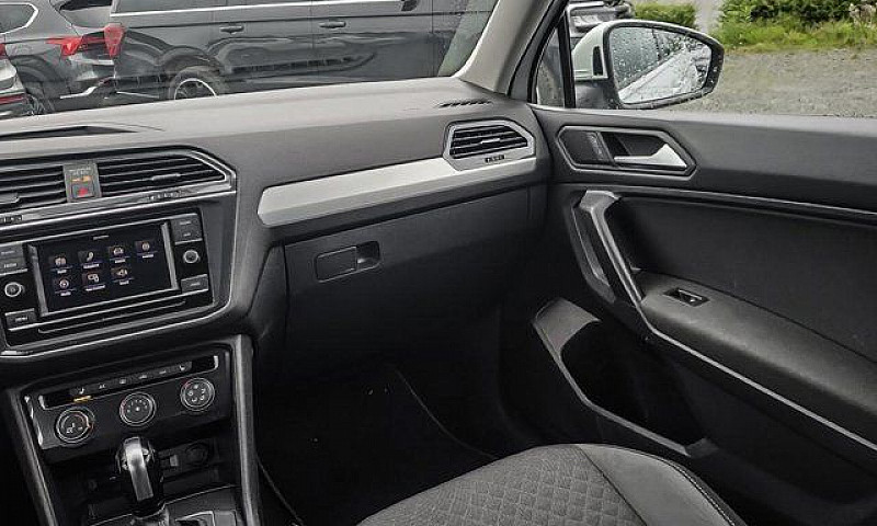 2021 Volkswagen Tigu...