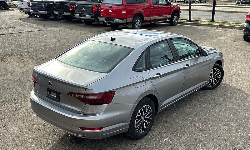 2021 Volkswagen Jett...