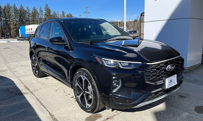 2023 Ford Escape St-...