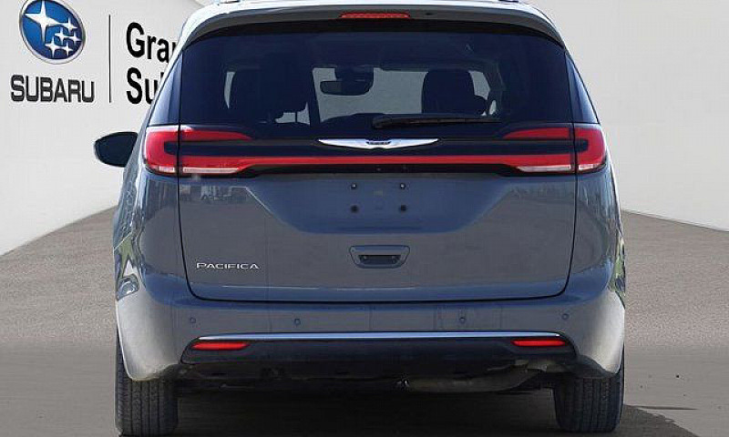 2022 Chrysler Pacifi...