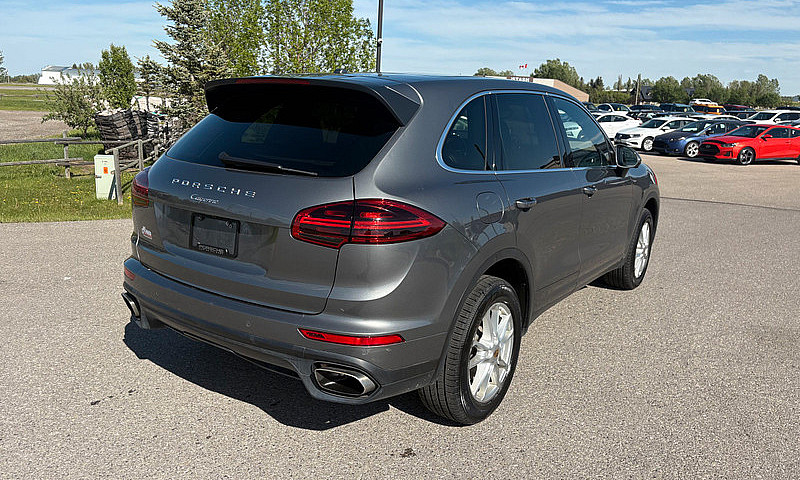 2018 Porsche Cayenne...
