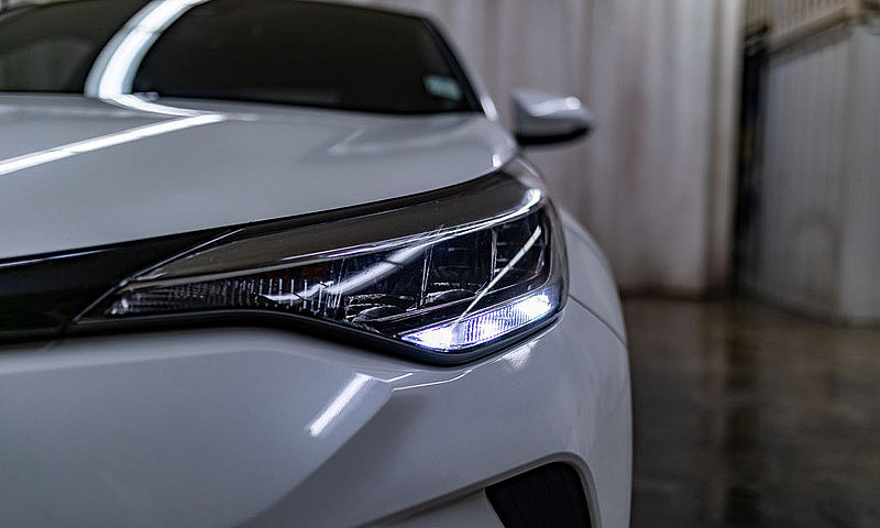 2021 Toyota C-Hr Xle...