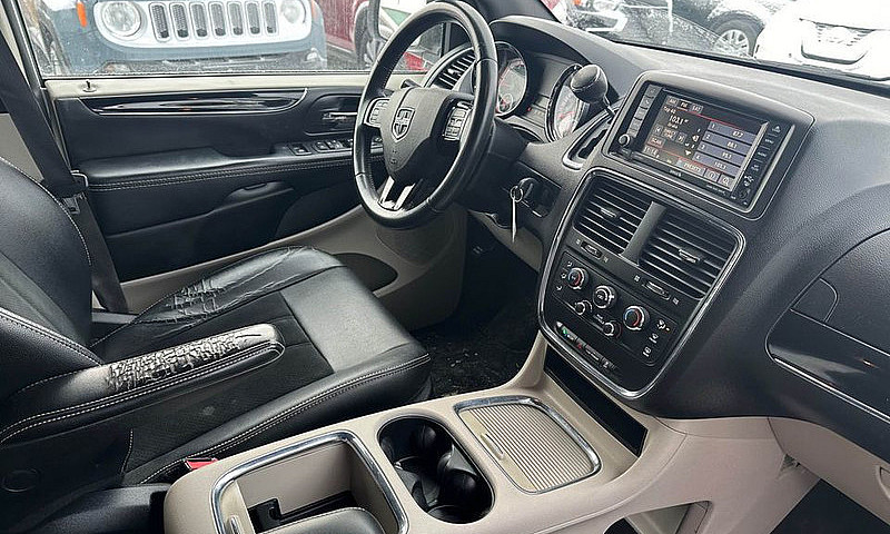 2017 Dodge Grand Car...