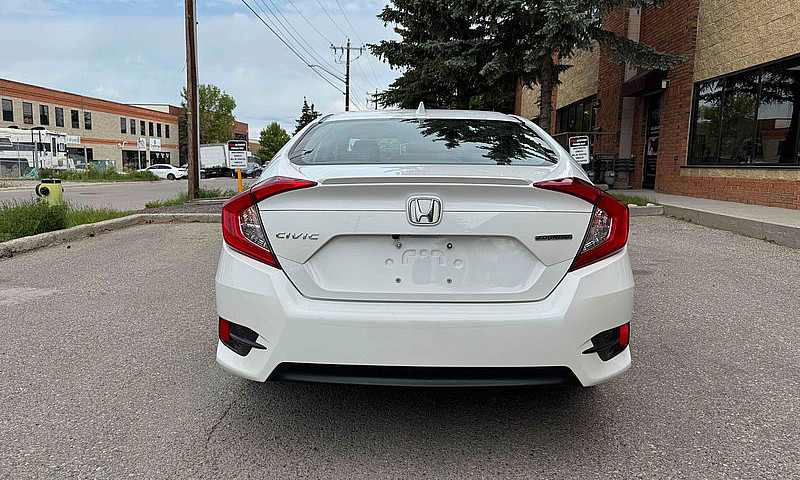 2018 Honda Civic Tou...