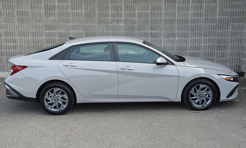 2025 Hyundai Elantra...