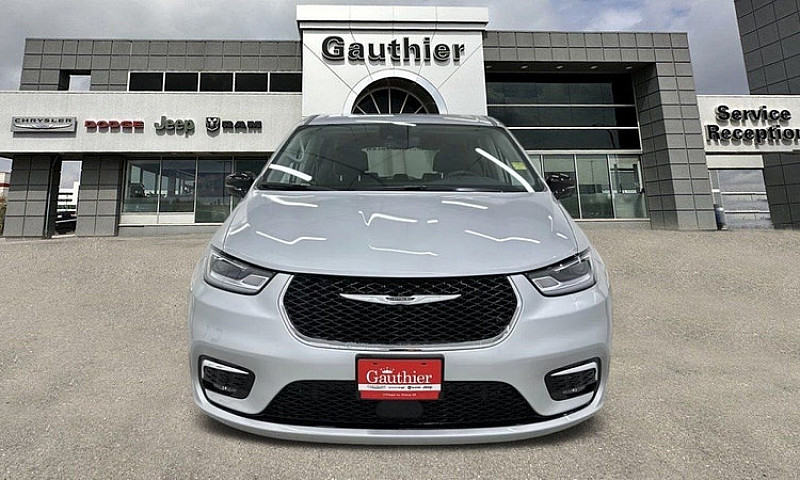 2024 Chrysler Pacifi...