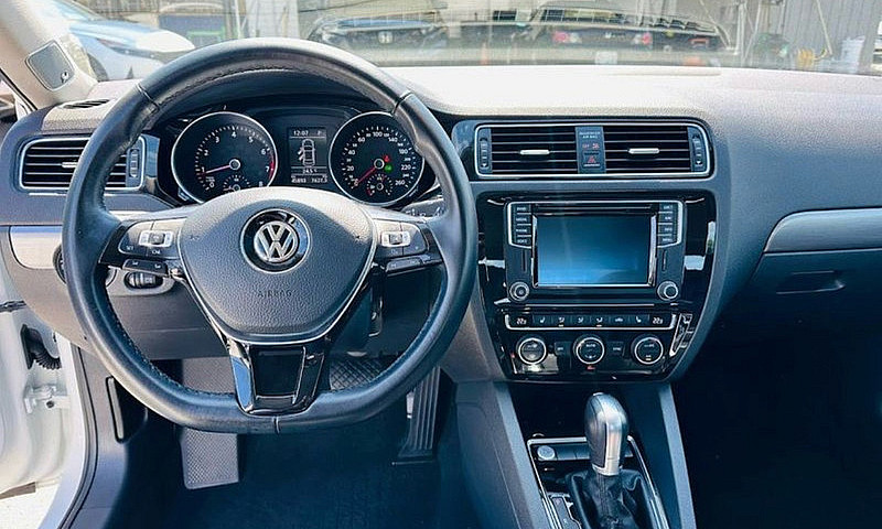 2016 Volkswagen Jett...