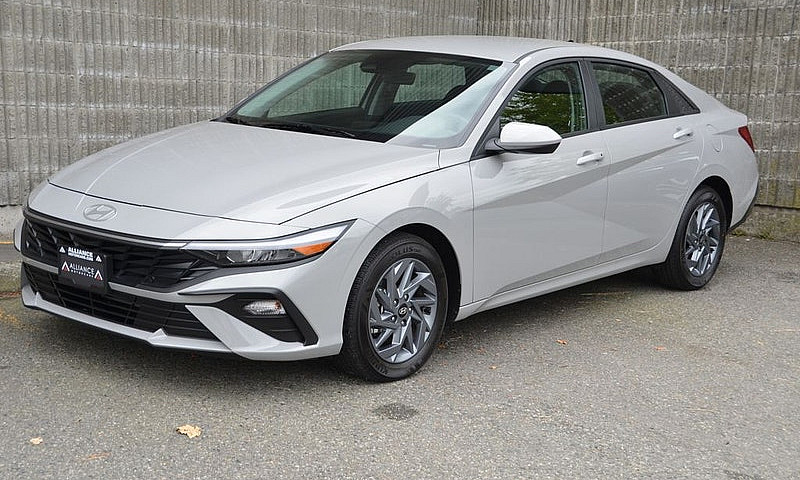 2025 Hyundai Elantra...
