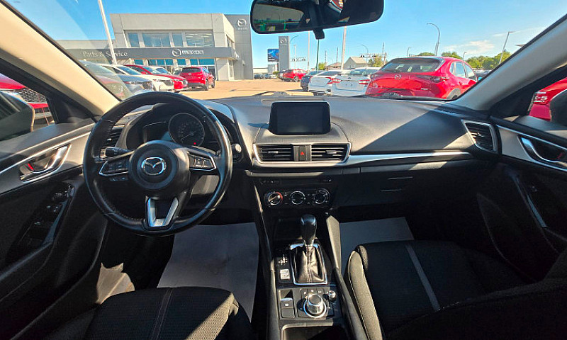 2018 Mazda Mazda3...