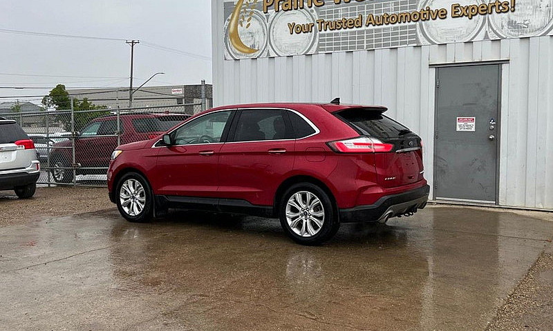 2020 Ford Edge Titan...