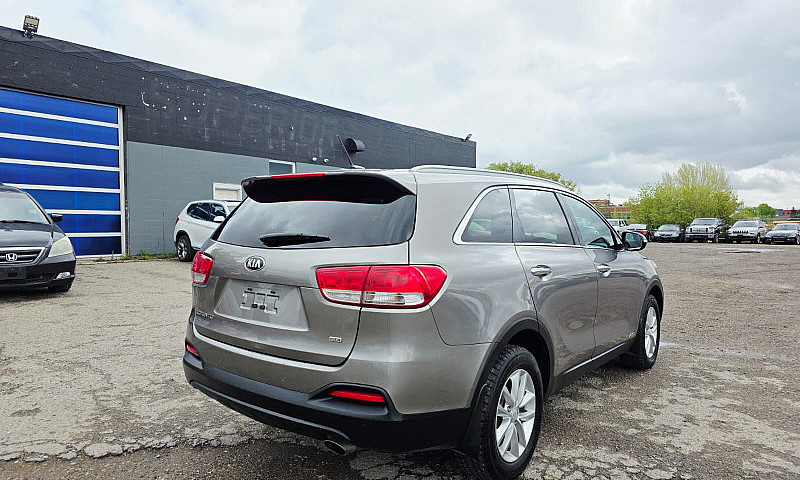 2017 Kia Sorento...