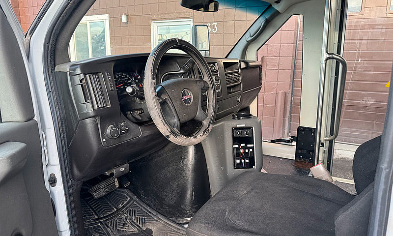 2011 Gmc Savana 4500...