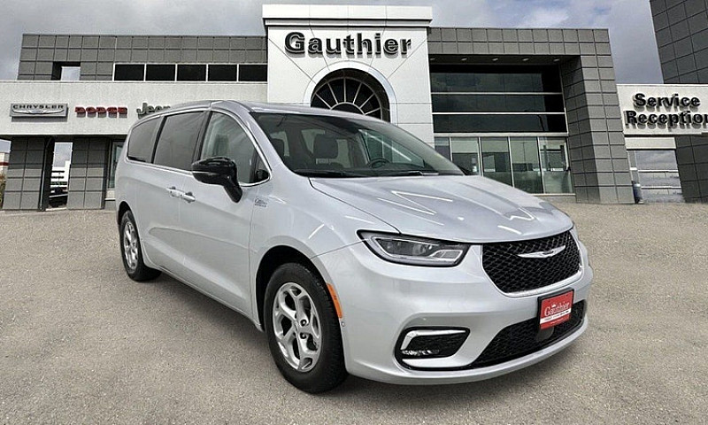 2024 Chrysler Pacifi...