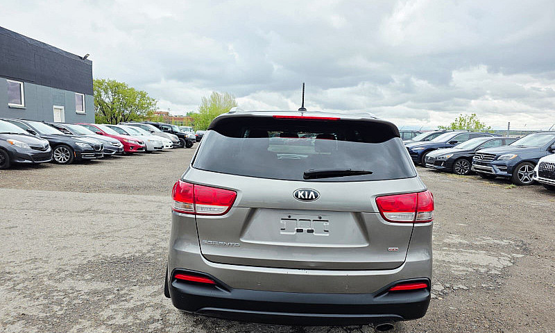 2017 Kia Sorento...