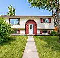 Charming 3 Bed Home On Huge 10,90 Set Lot - Rocky Mountain House